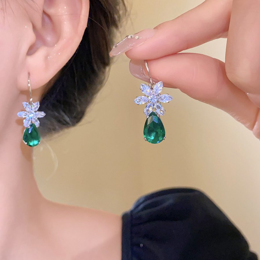 Buy European and American zircon water drop flower ear hook necklace suit light luxury high sense clavicle chain exquisite fashion temperament jewelry | Kibo Space Jewelry O1CN010KT4HI1a2Aa3SmiHf 4070793271 0 cib crystal bracelet