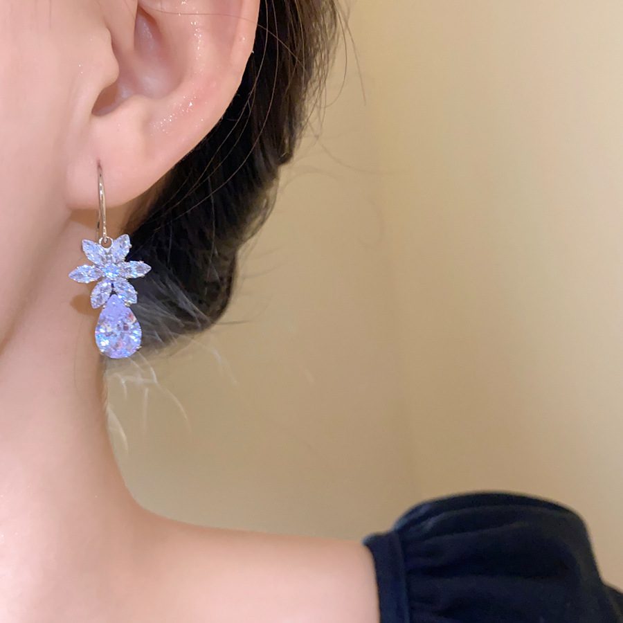 Buy European and American zircon water drop flower ear hook necklace suit light luxury high sense clavicle chain exquisite fashion temperament jewelry | Kibo Space Jewelry O1CN0185z0gY1a2Aa2TXAfc 4070793271 0 cib crystal bracelet