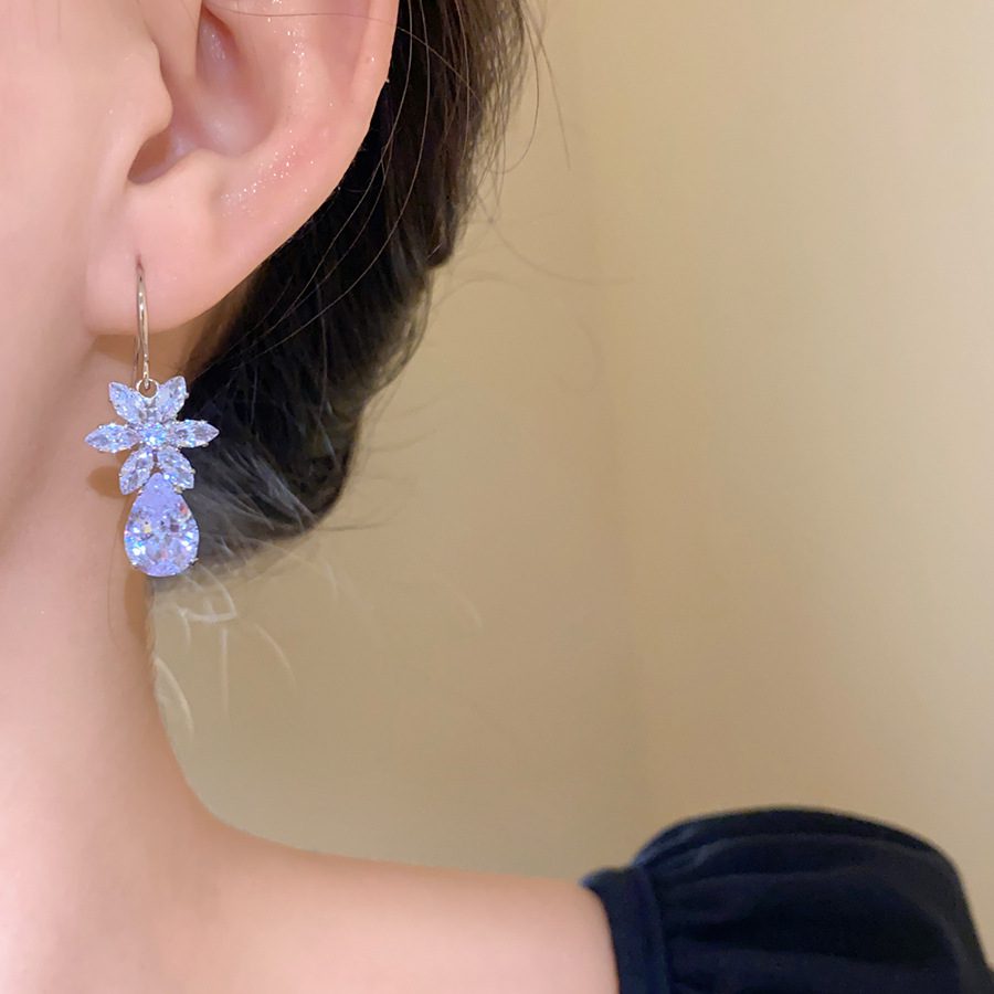 Buy European and American zircon water drop flower ear hook necklace suit light luxury high sense clavicle chain exquisite fashion temperament jewelry | Kibo Space Jewelry O1CN019TfBuS1a2Aa4O1UYK 4070793271 0 cib crystal bracelet