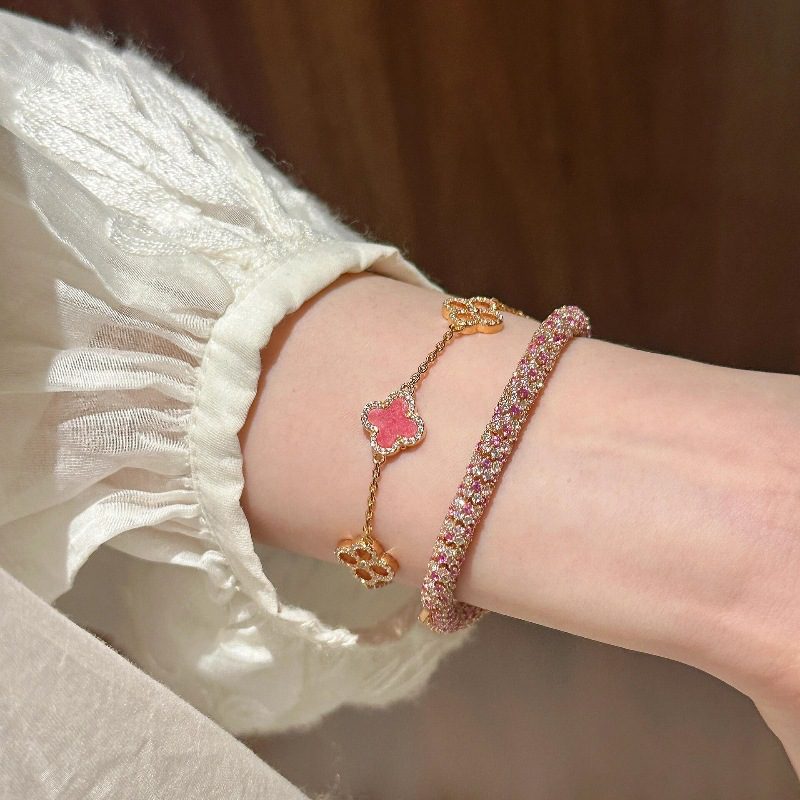 O1CN01N78kOI1mJpHQmnqWy 2219671184934 0 cib crystal bracelet