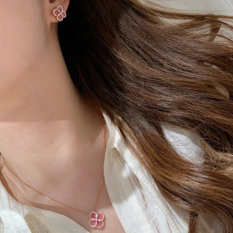 O1CN01fqLkwS1mJpHPJS601 2219671184934 0 cib crystal bracelet