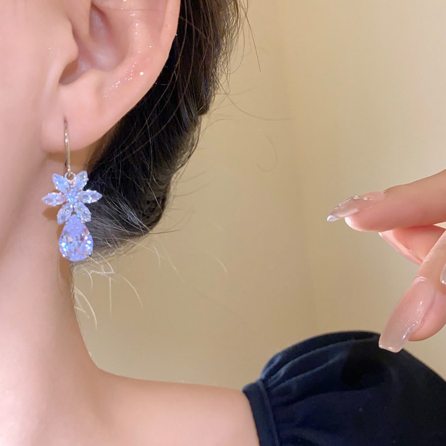 Buy European and American zircon water drop flower ear hook necklace suit light luxury high sense clavicle chain exquisite fashion temperament jewelry | Kibo Space Jewelry O1CN01iPNy3J1a2Aa4dwapG 4070793271 0 cib crystal bracelet