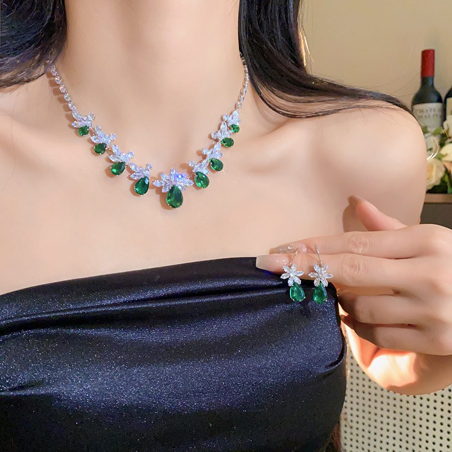 Buy European and American zircon water drop flower ear hook necklace suit light luxury high sense clavicle chain exquisite fashion temperament jewelry | Kibo Space Jewelry O1CN01lPWkyn1a2Aa4NzoYu 4070793271 0 cib crystal bracelet