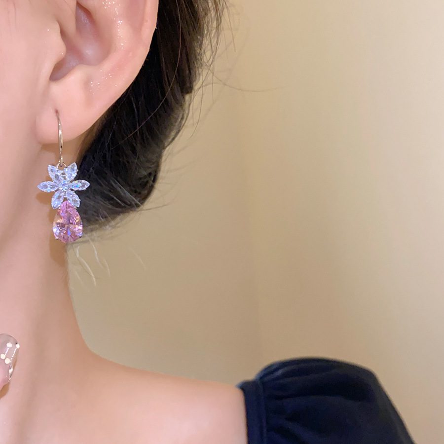 Buy European and American zircon water drop flower ear hook necklace suit light luxury high sense clavicle chain exquisite fashion temperament jewelry | Kibo Space Jewelry O1CN01s2odnK1a2Aa3sxHiN 4070793271 0 cib crystal bracelet