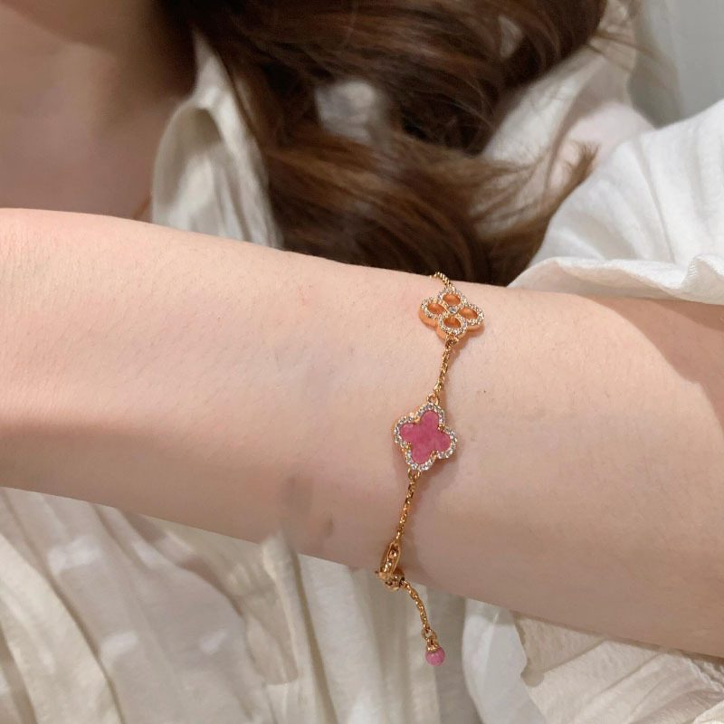 O1CN01wWkYmA1mJpHPibDDn 2219671184934 0 cib crystal bracelet